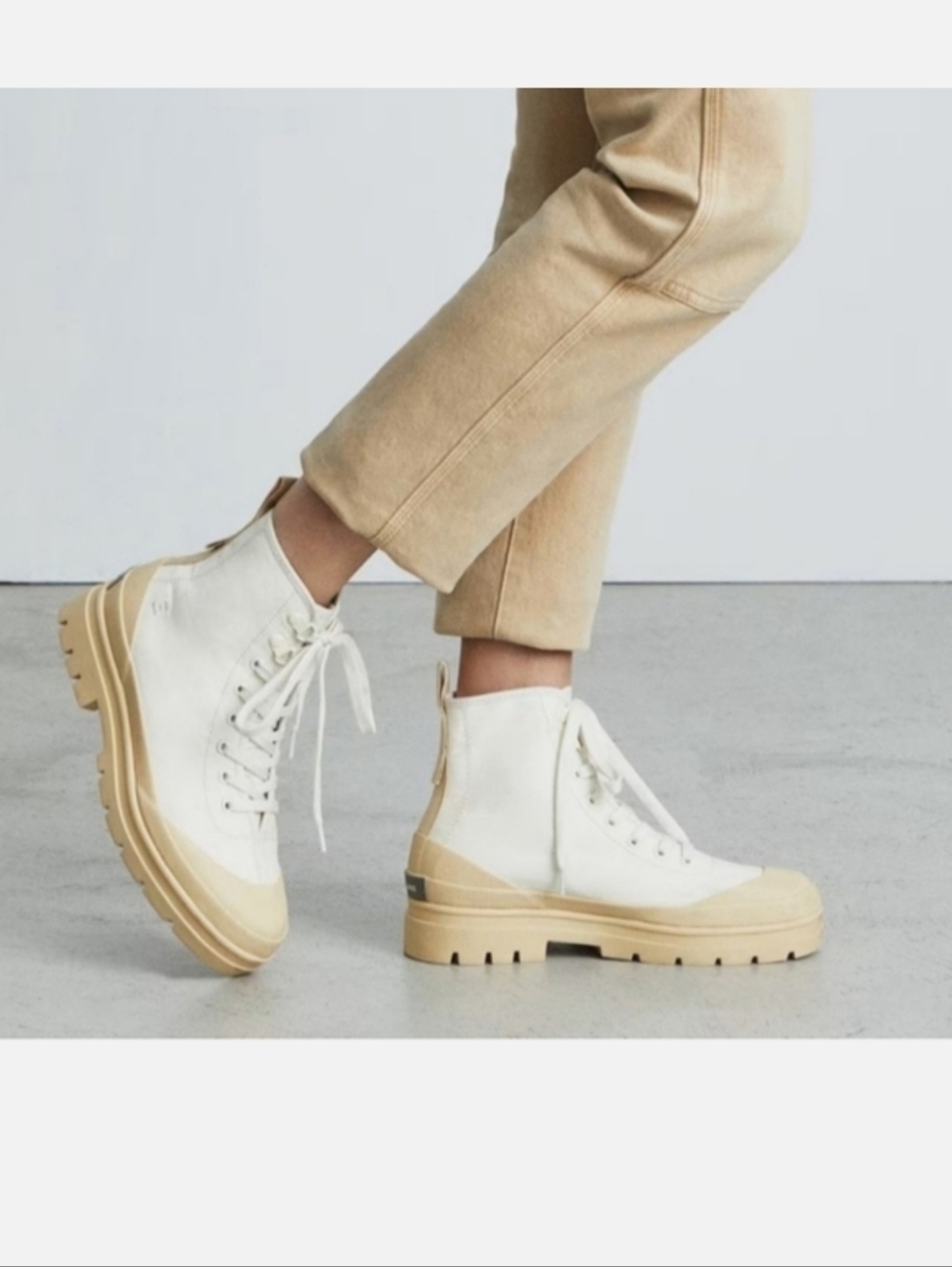 Everlane Canvas Utility Boot Rubber Lug Sole Cream Size 6.5 Gritty Boho